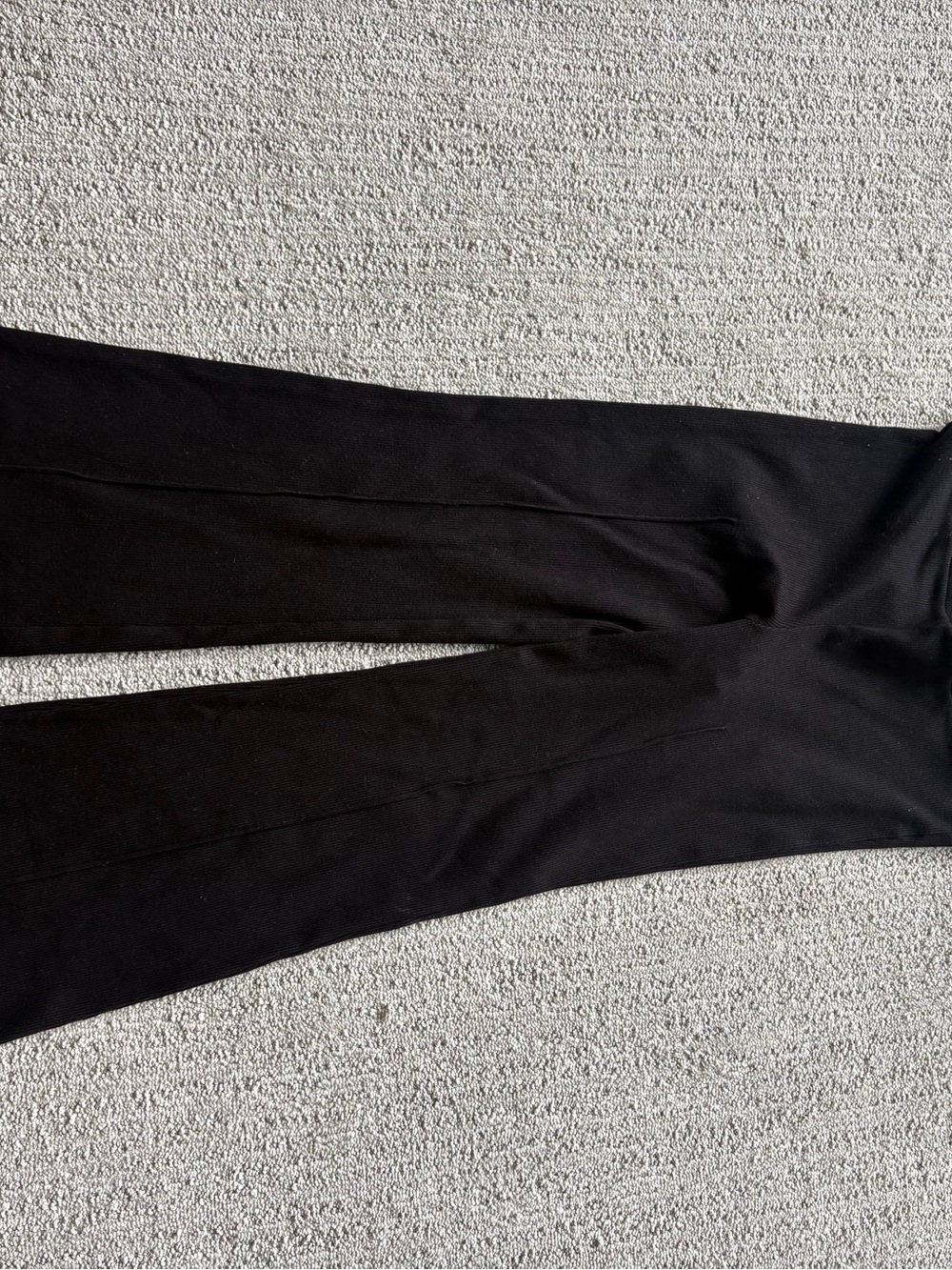 Donni rib kick flare
Black
Worn once